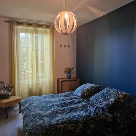 Avec Jardin Apartment